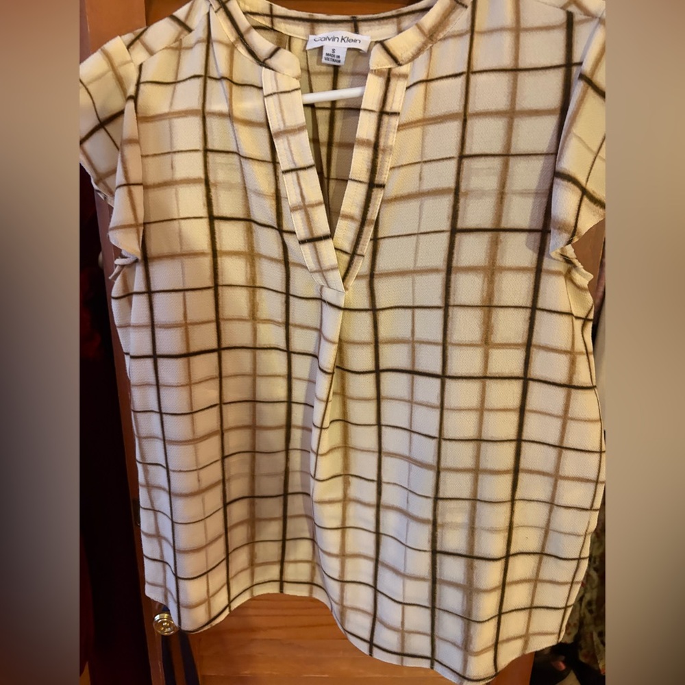 Calvin Klein Women's Cream Plaid Flutter sleeve top size small